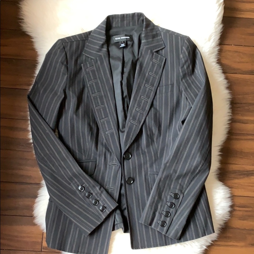 Gorgeous navy blue blazer 🤩